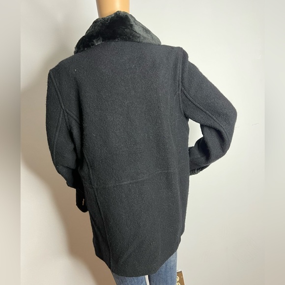 Women’s Real Clothes Jacket - Picture 4 of 5